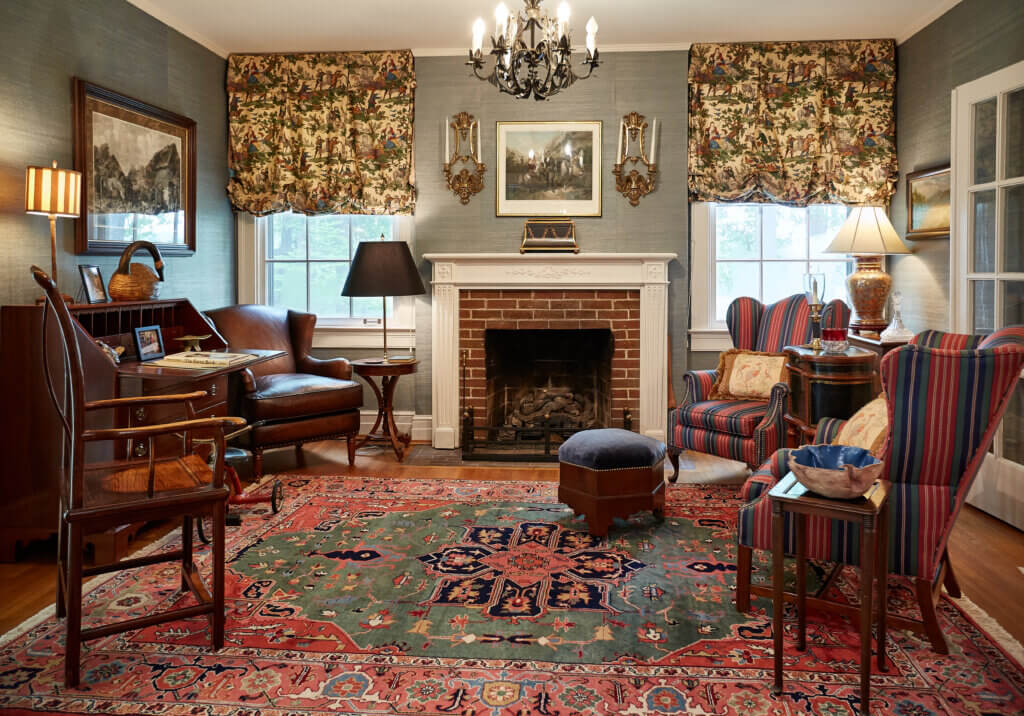 The Parlour of The English Manor at Oakhaven.